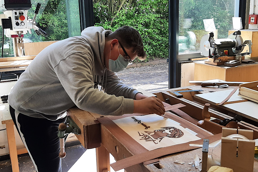 Mittelstufenschülerinnen und -schüler der THS „servieren“ kreative Tabletts