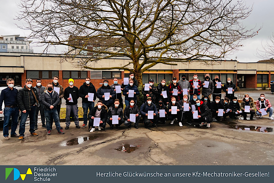 Kfz-Mechatroniker-Gesellen haben es geschafft