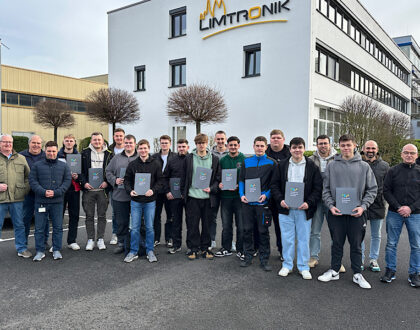 Erfolgreicher Abschluss der Elektronik-Auszubildenden 2025: Ein solider Start in die berufliche Zukunft